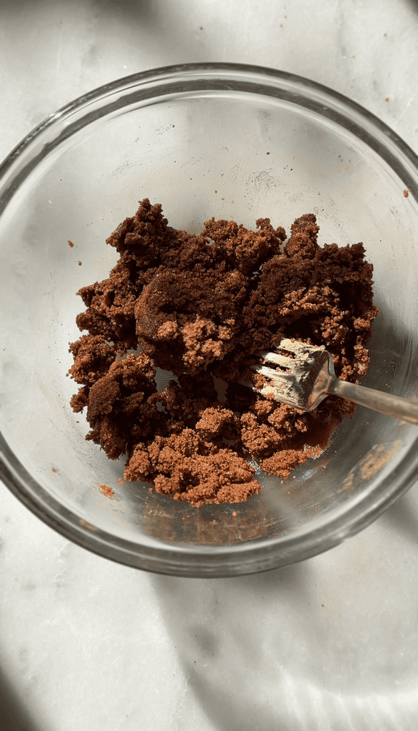 Mix the cinnamon sugar filling in a bowl.